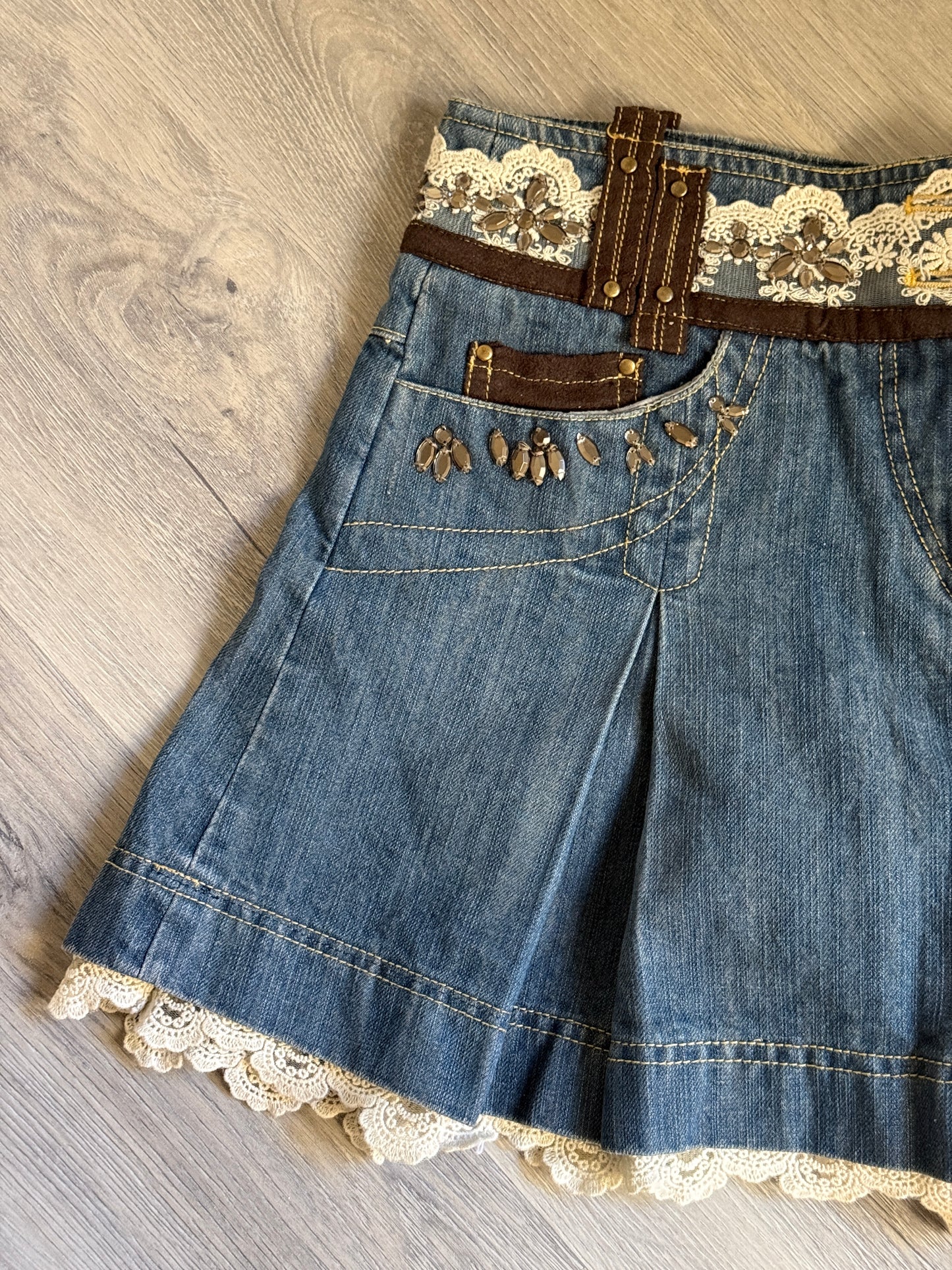Denim embroidered skirt