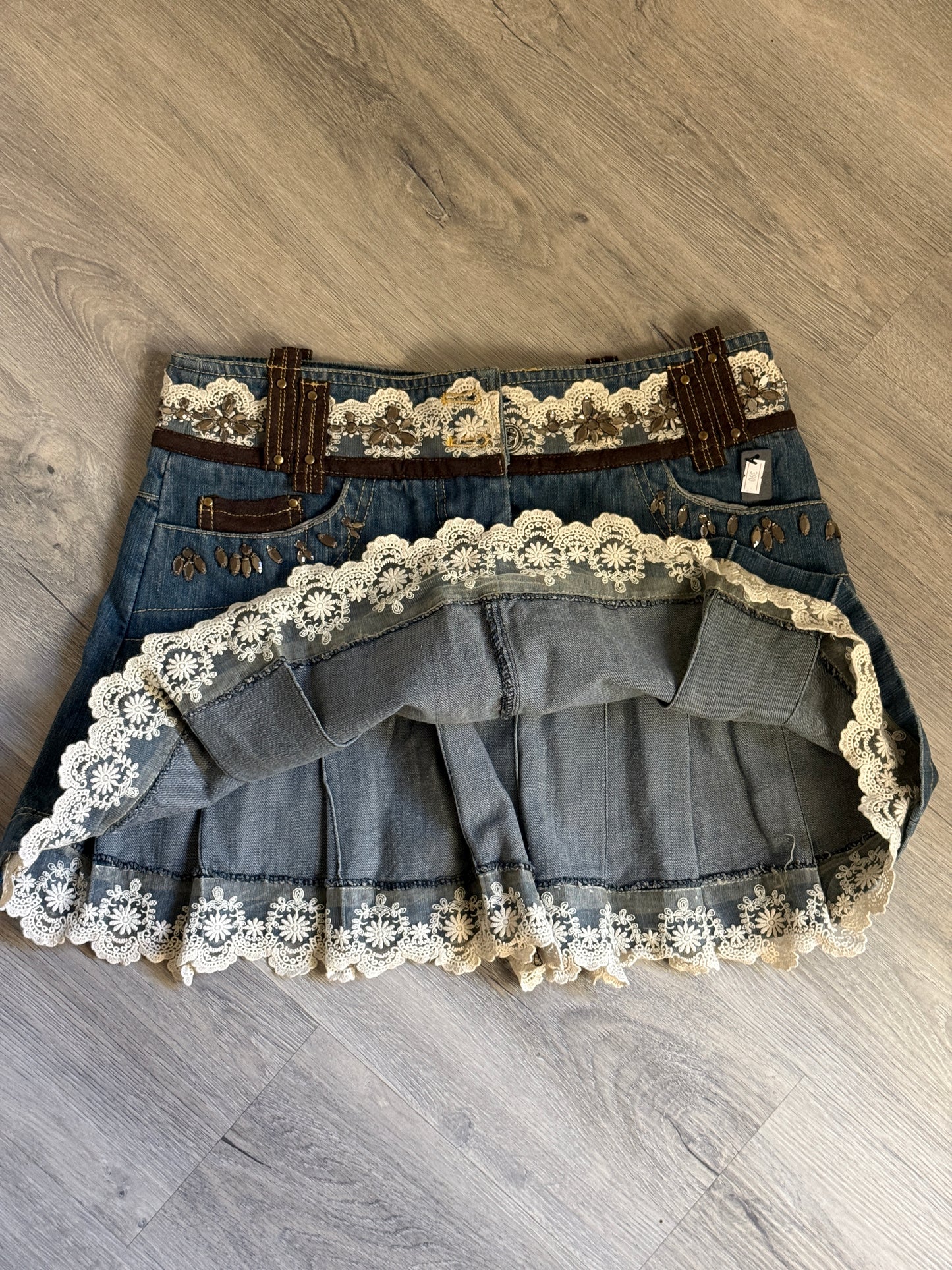 Denim embroidered skirt