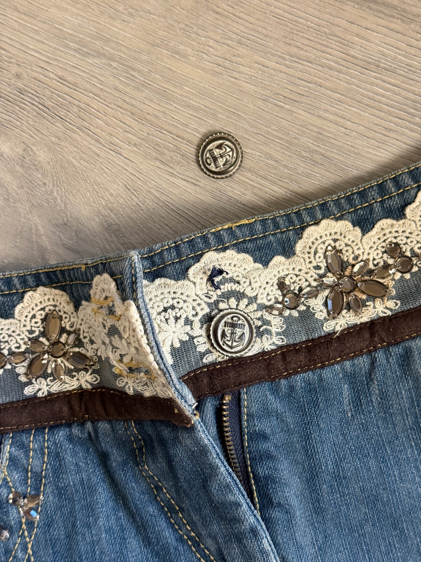 Denim embroidered skirt